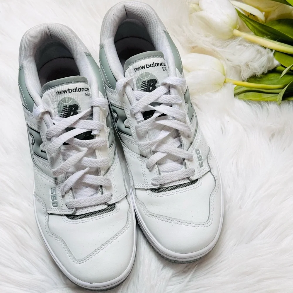 New Balance 550 Sneakers - Picture 3 of 9